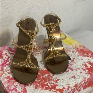 Wild Rose size 6 gold with rhinestones